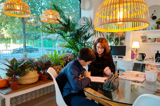 Profesores de inglés con experiencia en enseñanza a adolescentes